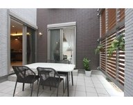 室内にたっぷりの光と風を取り込む「パティオ」