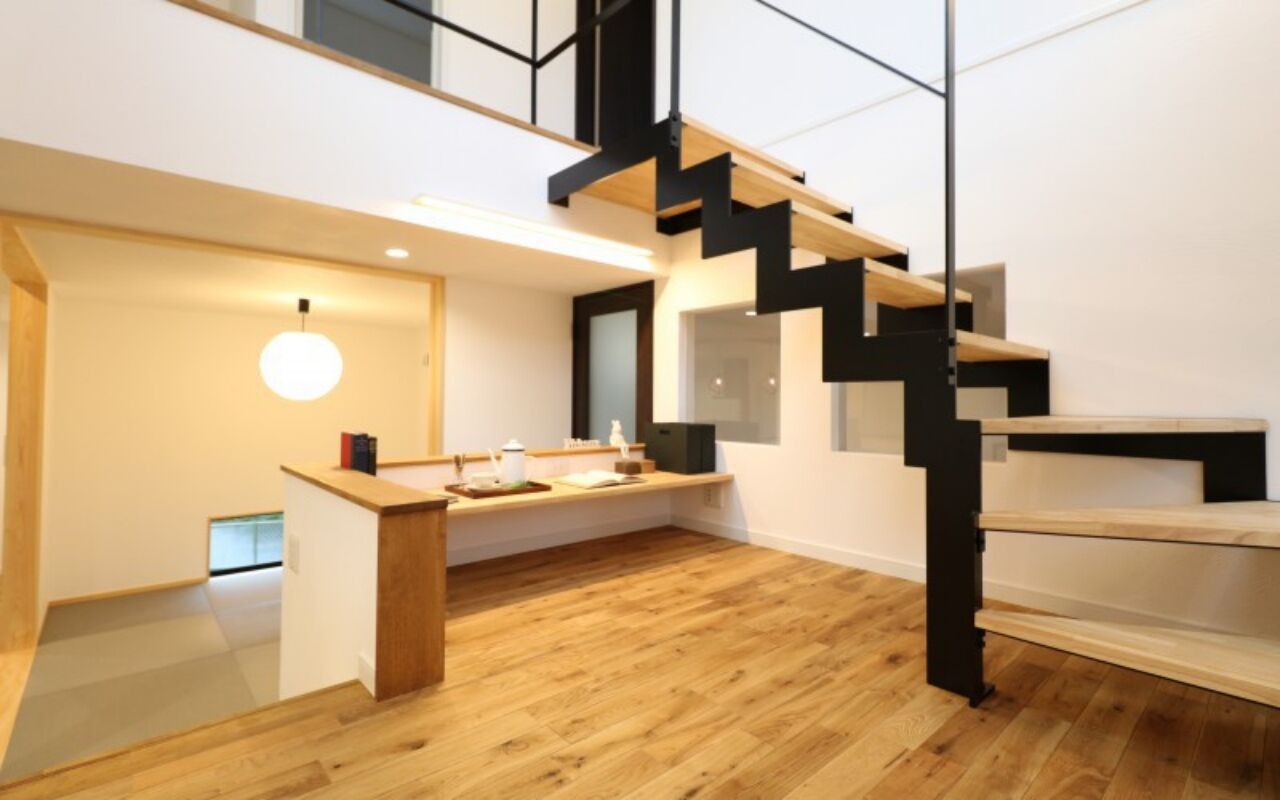 【2000~2499万円/32.1坪/間取り図有】スキップフロアが広がりのある空間を演出するスタイリッシュな住まい