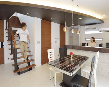 【豊橋市/2500万円以下/50坪以下】デザイン力とスタッフで決断 暮らしを楽しむモダンな家