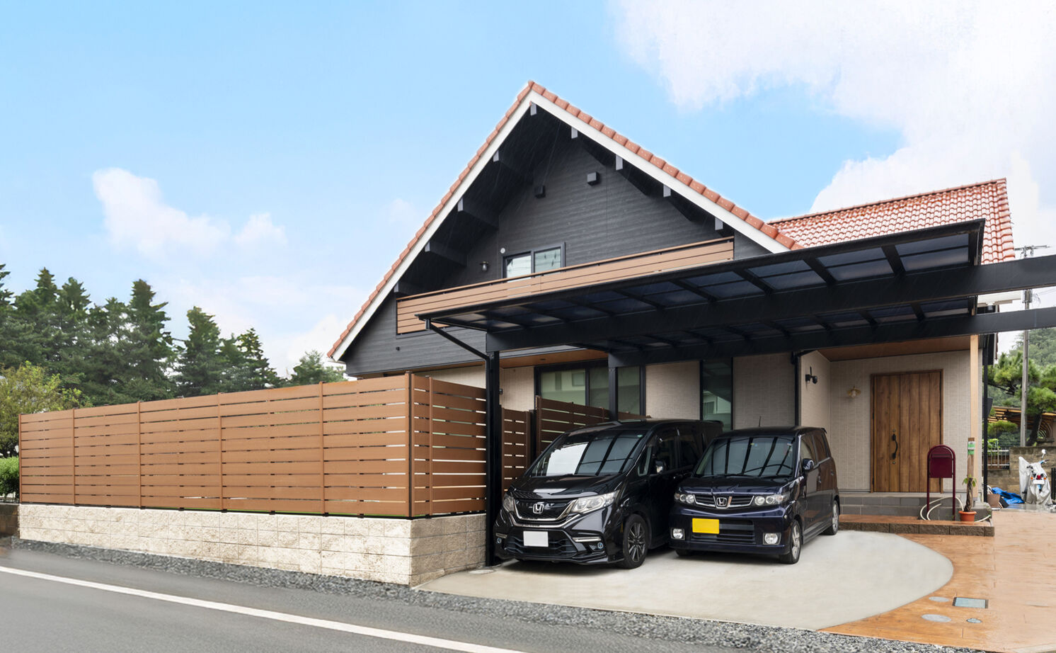 【埼玉県/30坪台/吹抜け/勾配天井】キャンパーが叶えた木の温もり溢れる山小屋風ハウス