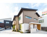 まずは「見学予約」ボタンから予約フォームへ
