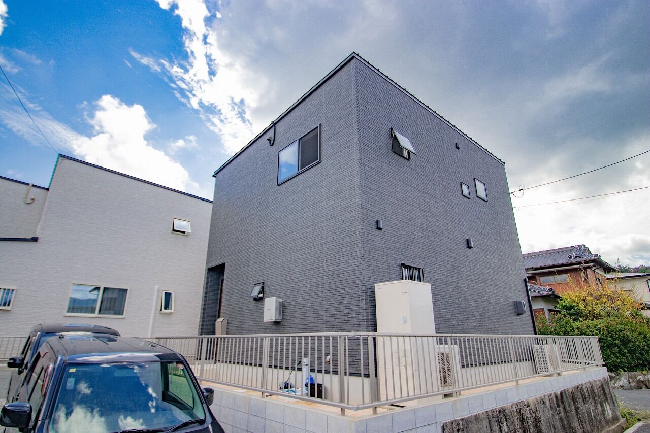 【下関市/3LDK/太陽光発電】耐震性に優れたボックス型の住まい