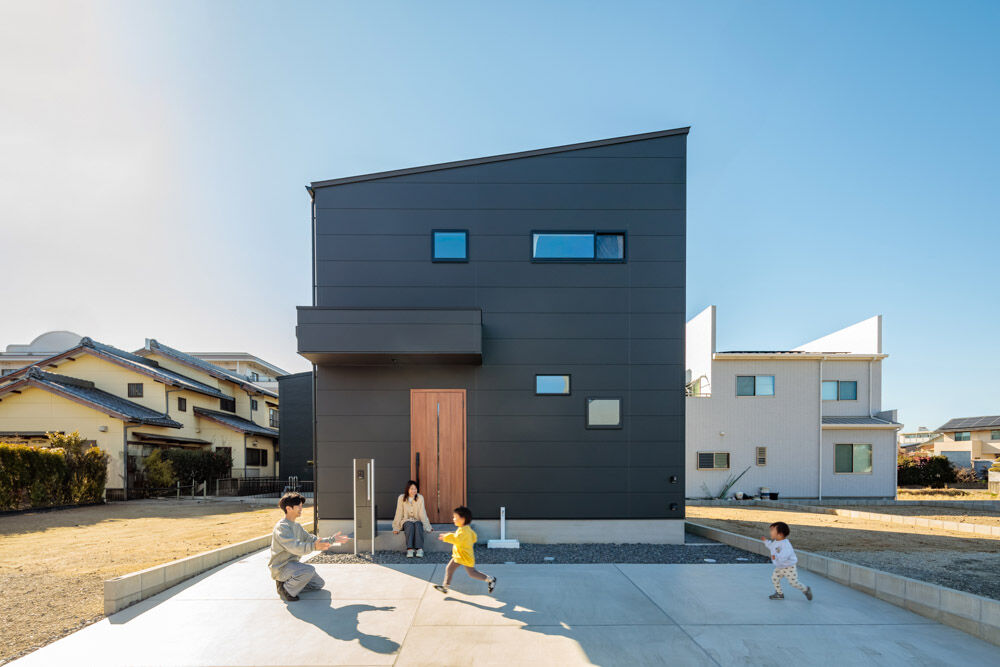 【2000万円台|高浜市|30坪台|アウトドア】『アウトドア好き家族』が家でも外でも ワクワクする家