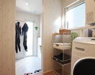 43.4坪の等身大サイズ。暮らしの機動性が高まる「土間ランドリー」も！ショールームで設備の確認もできる