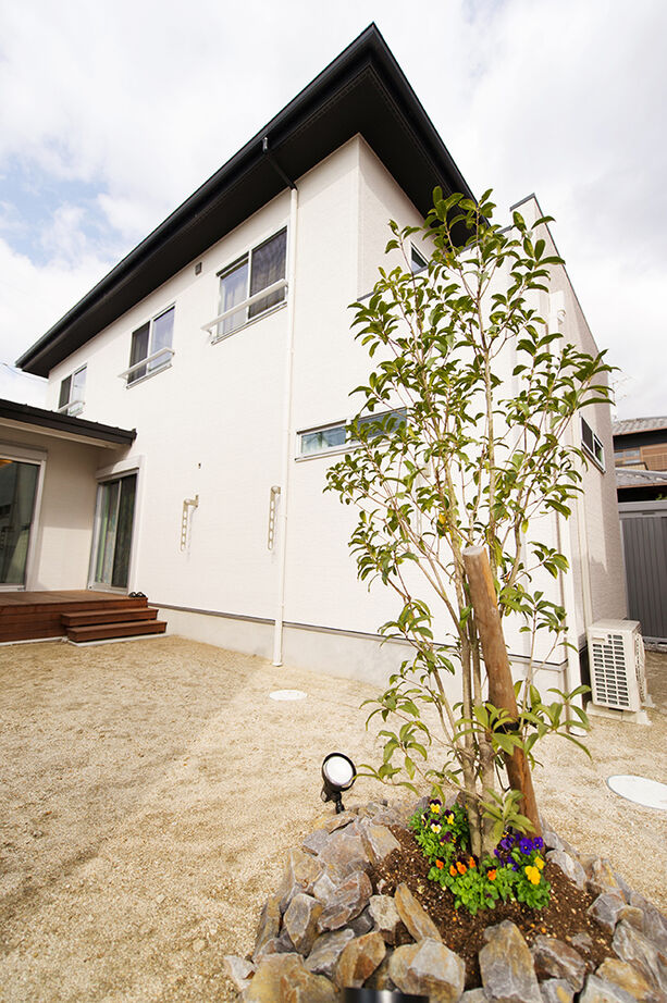 ピロティ,坪庭
