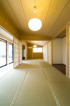 天井,障子,縁側,坪庭,勾配天井