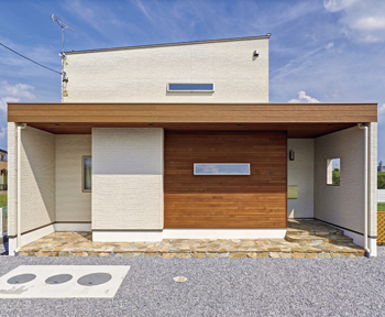 【1000万円台/30坪台/3LDK/自然素材】ハワイや海外のリゾートが好きな夫妻が建てたオープンカフェのある家