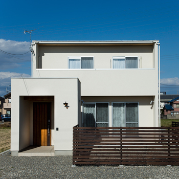 【1000万円台/40坪/自然素材/オーダーキッチン】作業スペースのある家で家事をしながらクラフトワーク